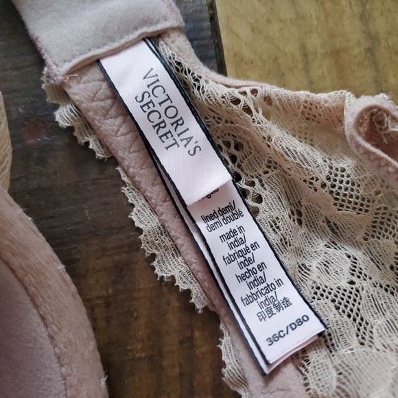 ♡SOLD♡ VS | Victoria Secret Dream Angels Lined Demi Nude Size 36C - Picture 5 of 5